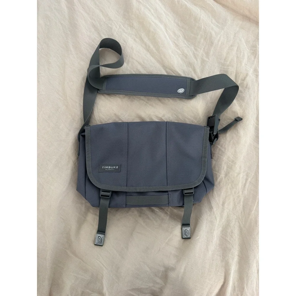 Timbuk2 Classic Messenger Bag Gray Ballistic Nylon Crossbody Small Commuter Bag